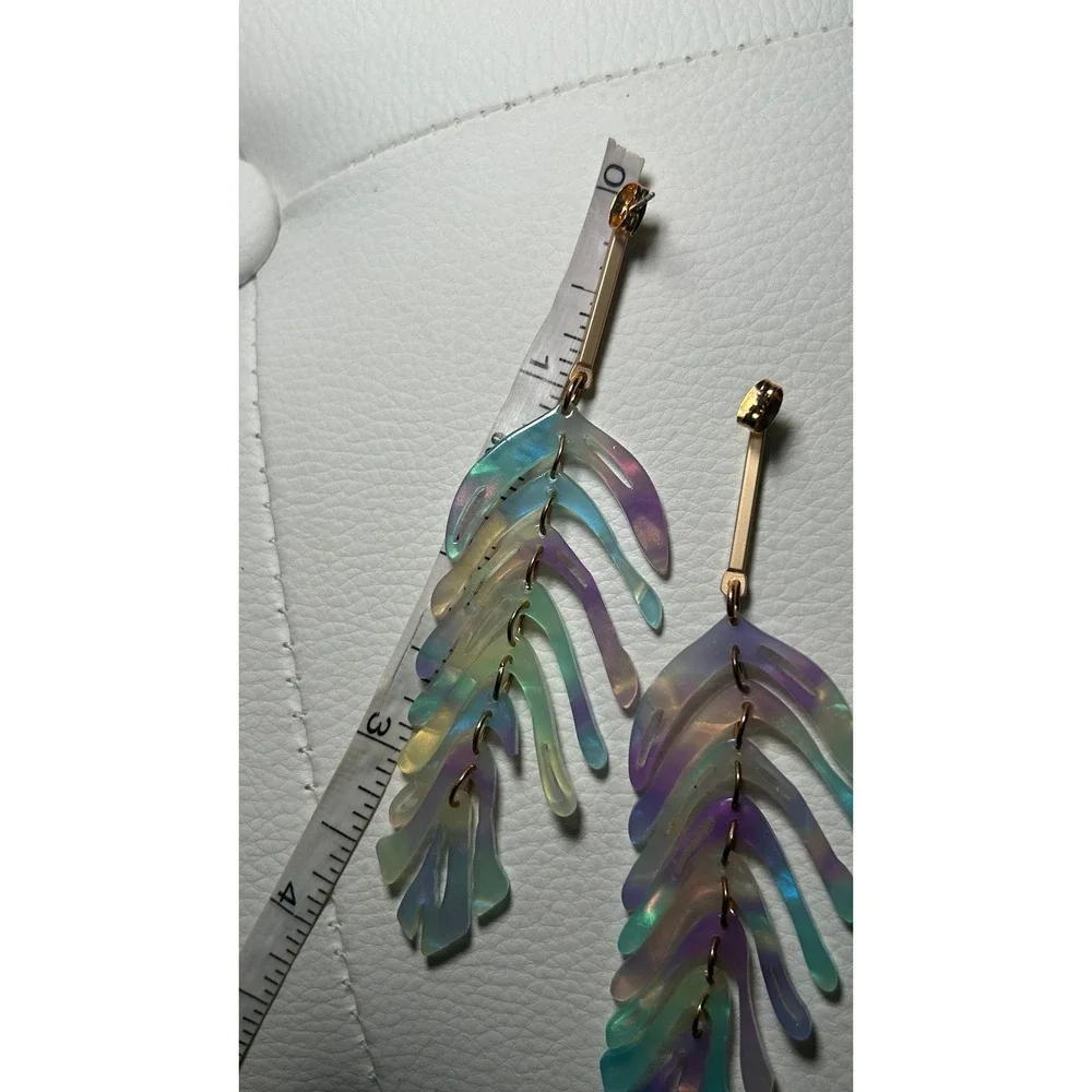 N/A iridescent leaf